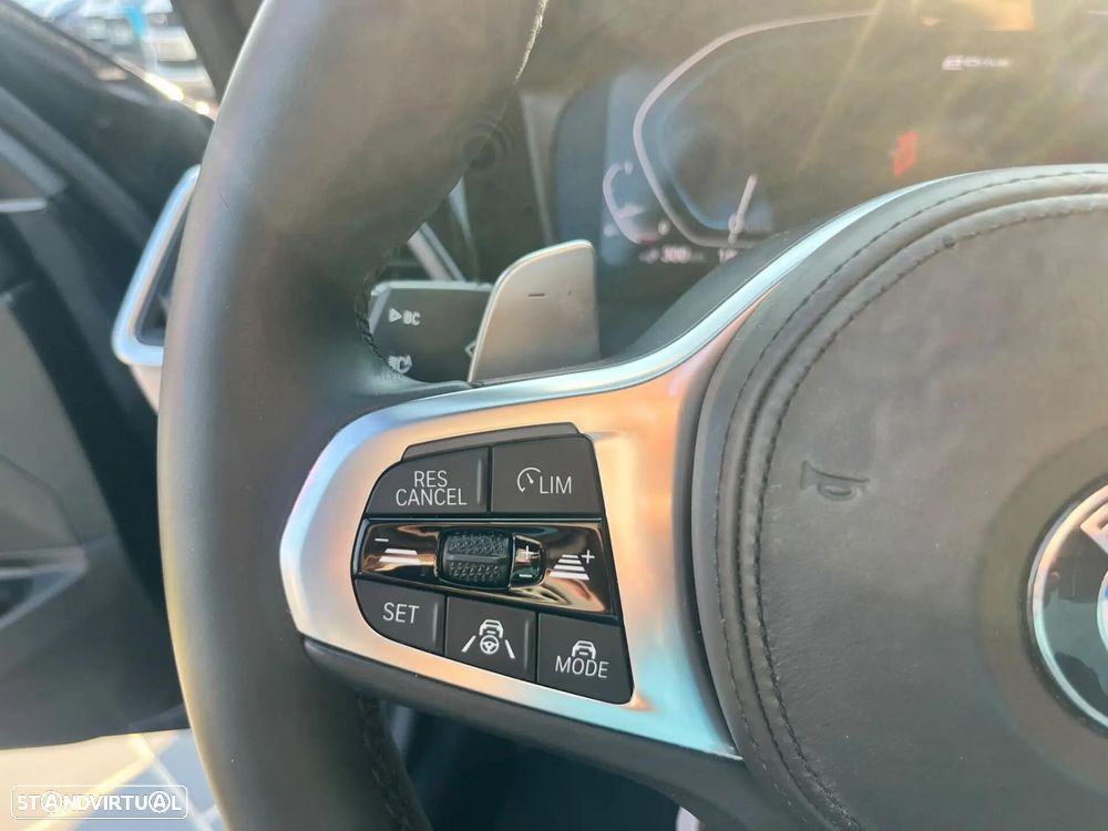 BMW 330 e Pack Desportivo M Auto - 45