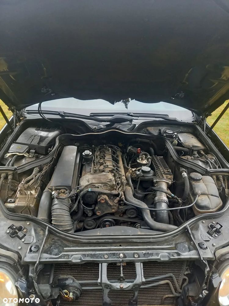 Mercedes-Benz Klasa E - 16