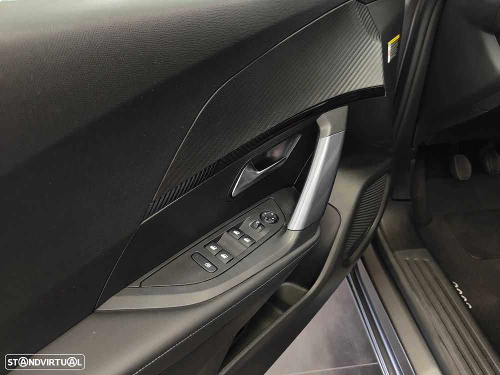 Peugeot 2008 1.2 PureTech Allure - 33