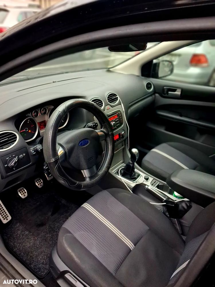 Ford Focus 1.6 TDCi Ambiente - 8