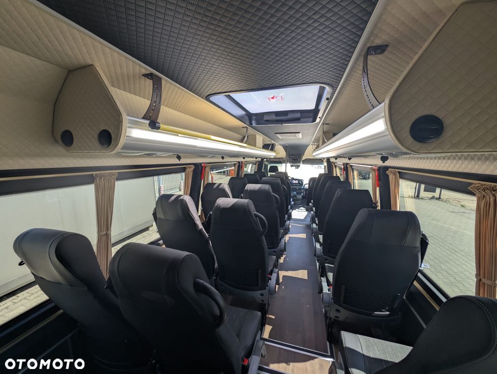 Mercedes-Benz Sprinter 519 - 25