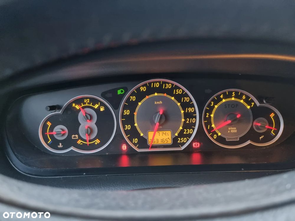 Citroën C5 1.8 16V Confort - 11