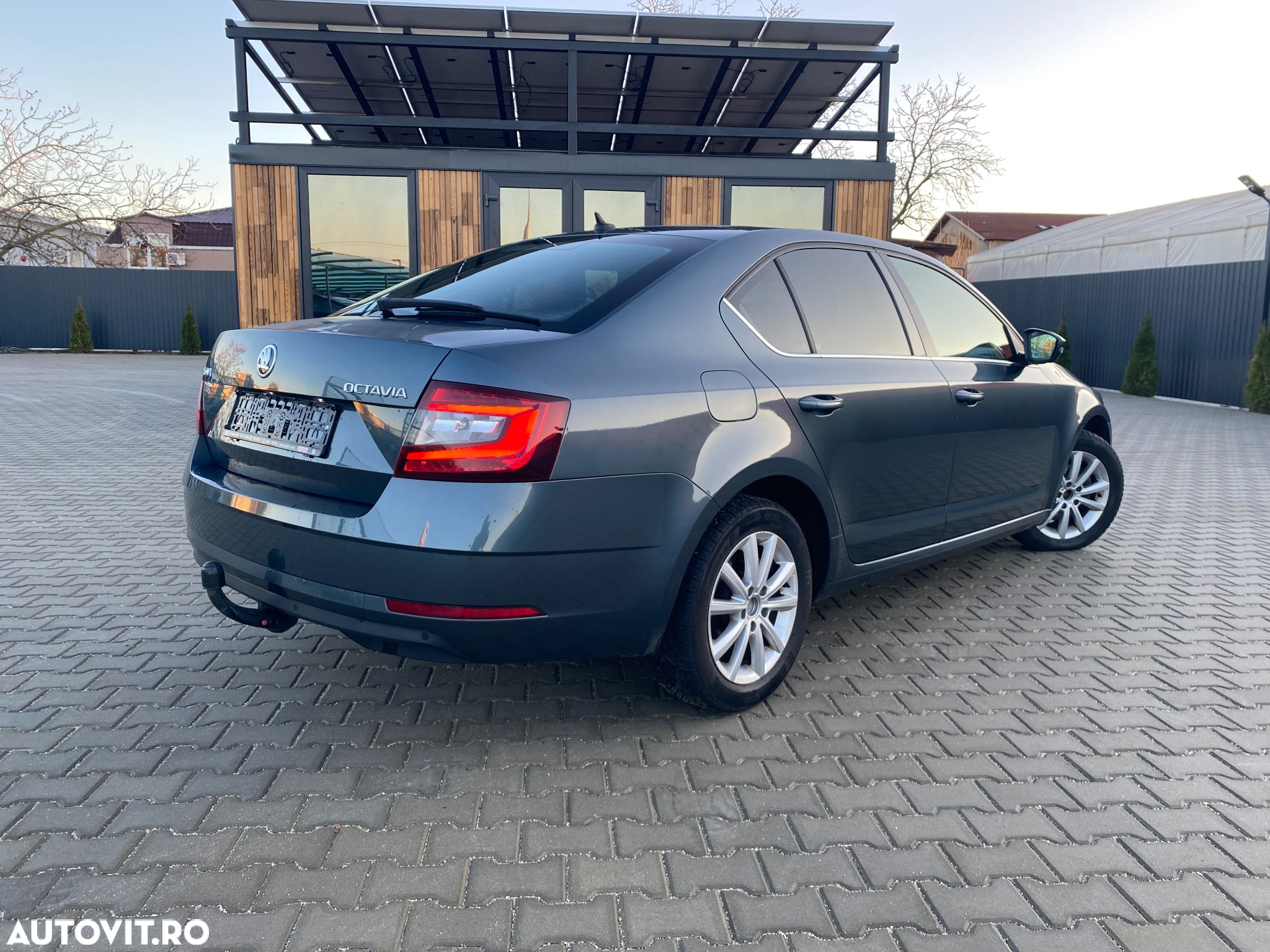 Skoda Octavia 2.0 TDI DSG Ambition - 9