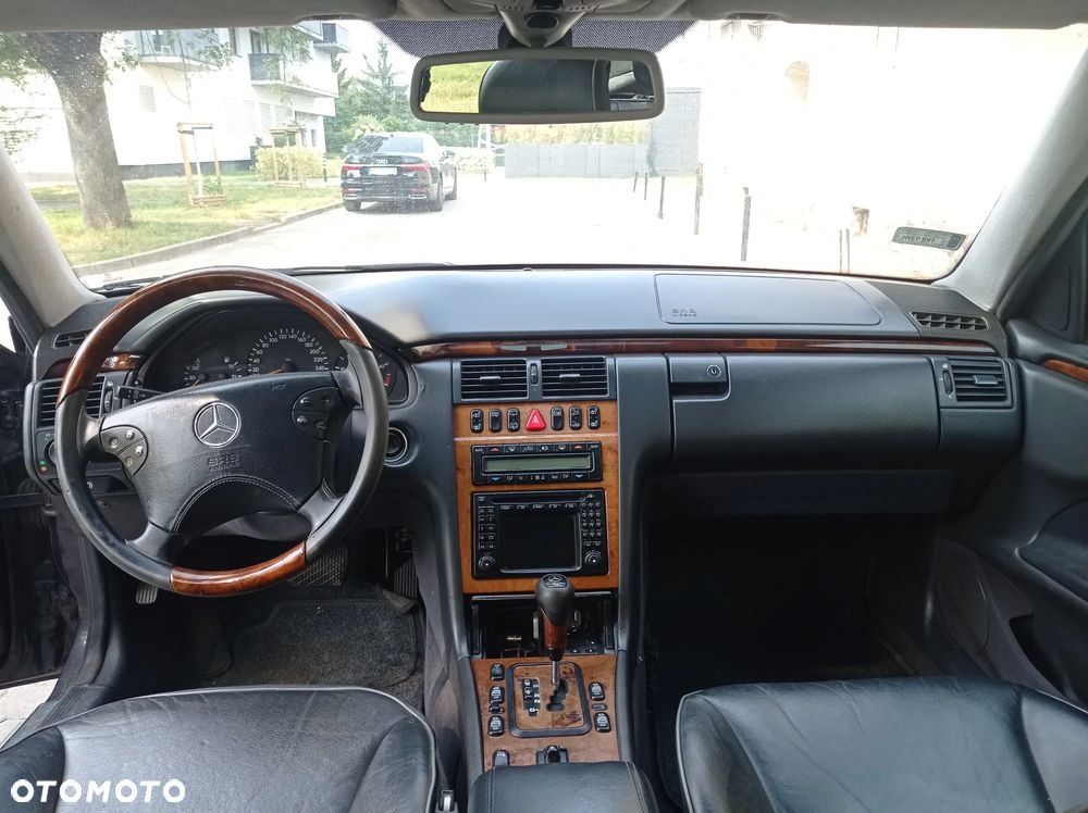 Mercedes-Benz Klasa E 320 T CDI Elegance - 6