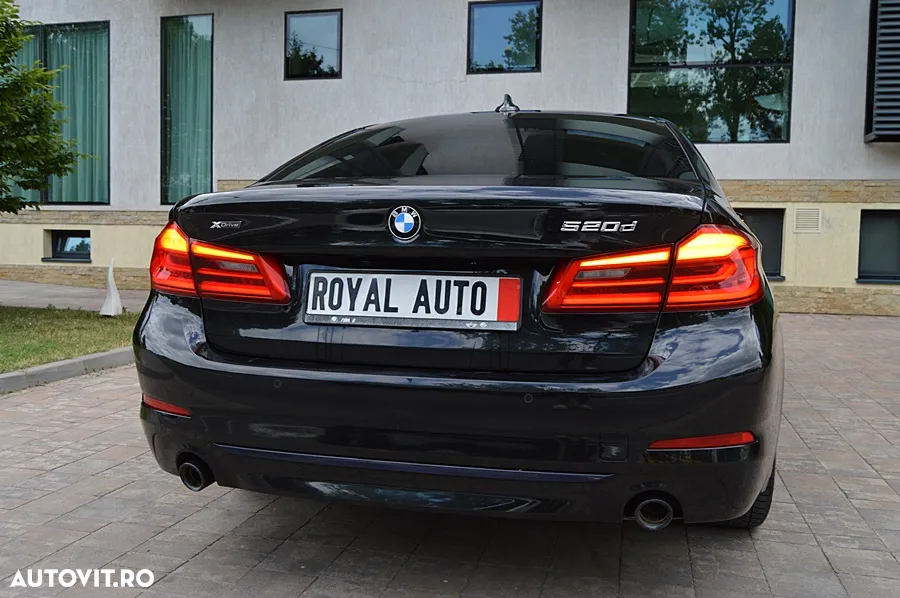BMW Seria 5 520d xDrive AT - 17