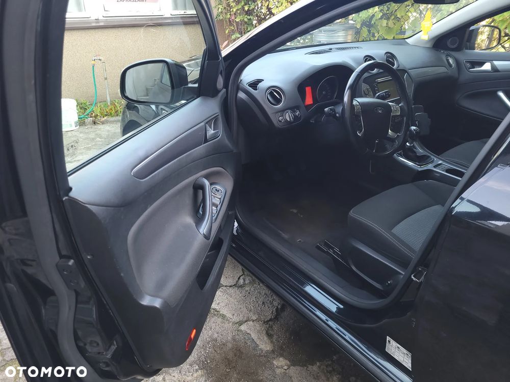 Ford Mondeo 2.0 TDCi Trend - 30