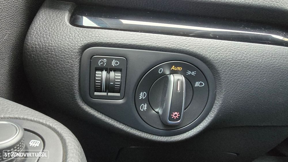 VW Sharan 2.0 TDI Highline DSG - 13