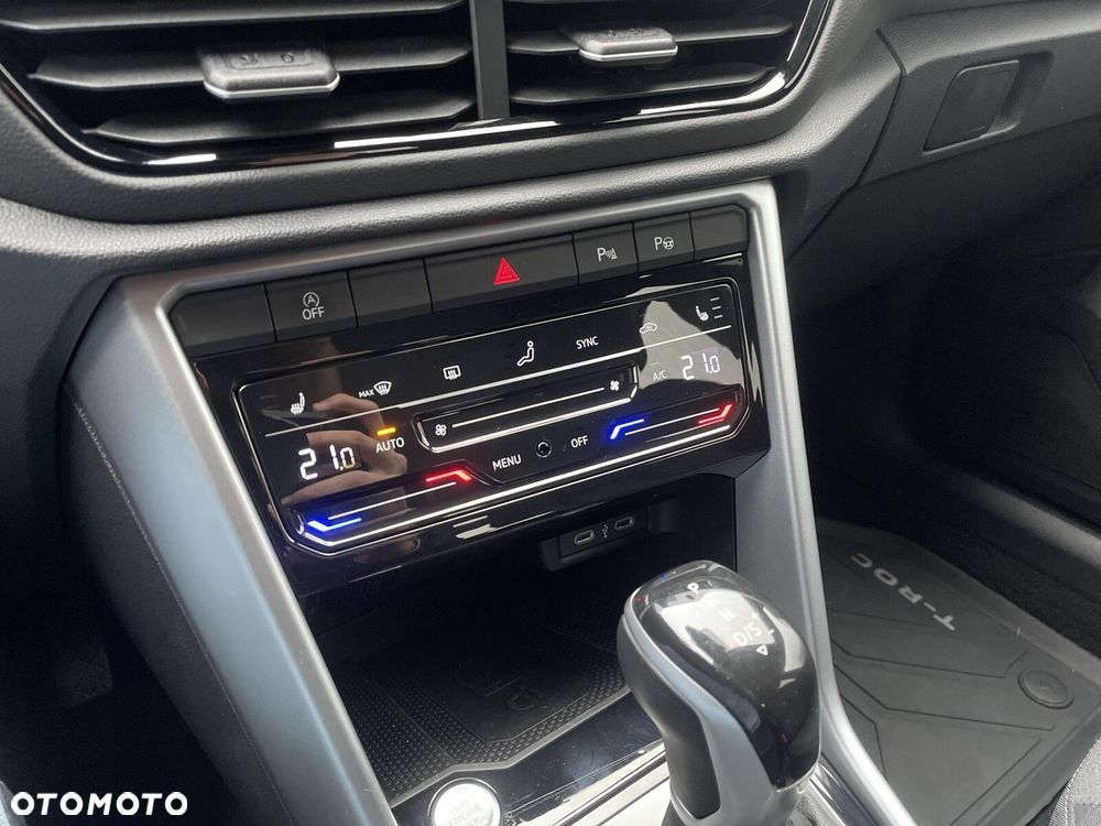 Volkswagen T-Roc - 24
