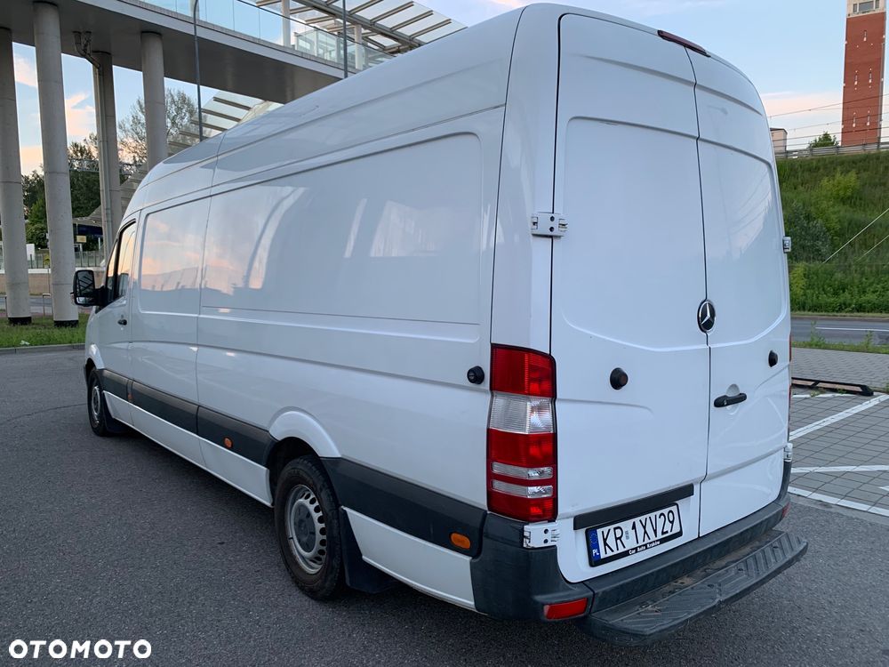 Mercedes-Benz Sprinter - 2