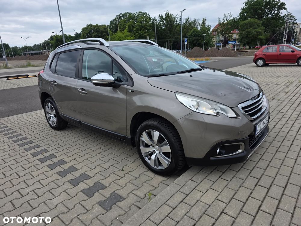 Peugeot 2008 1.2 Pure Tech Style EU6 - 9