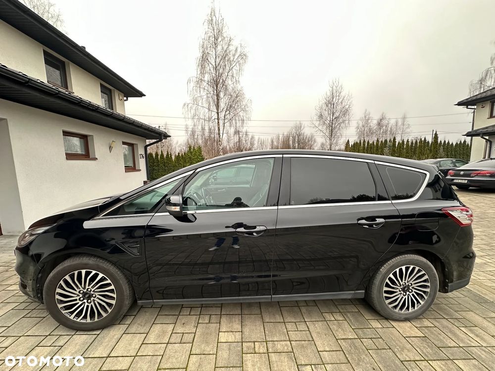 Ford S-Max - 11
