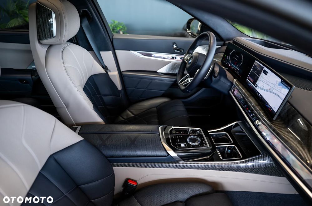 BMW Seria 7 740d xDrive sport - 28