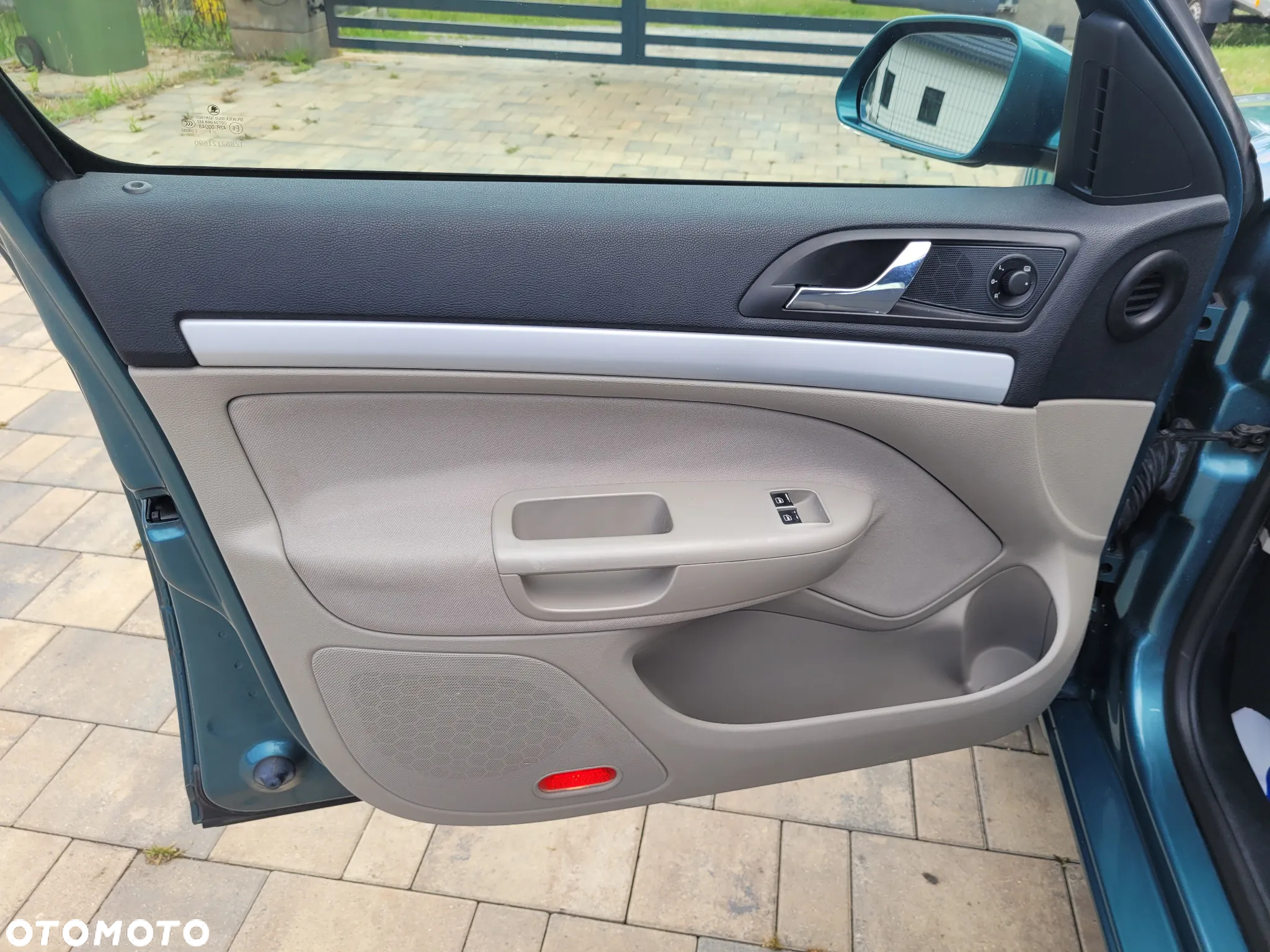 Skoda Octavia 1.6 Ambiente - 15