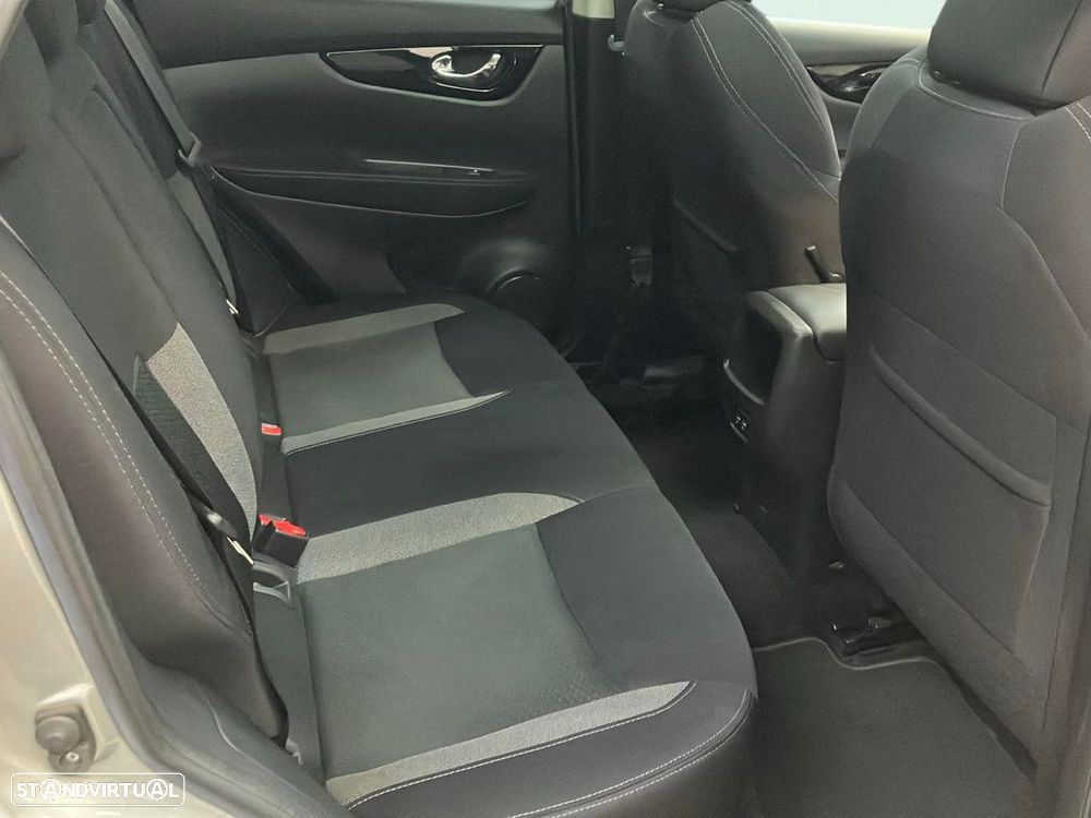 Nissan Qashqai 1.3 DIG-T N-Connecta J18 - 19