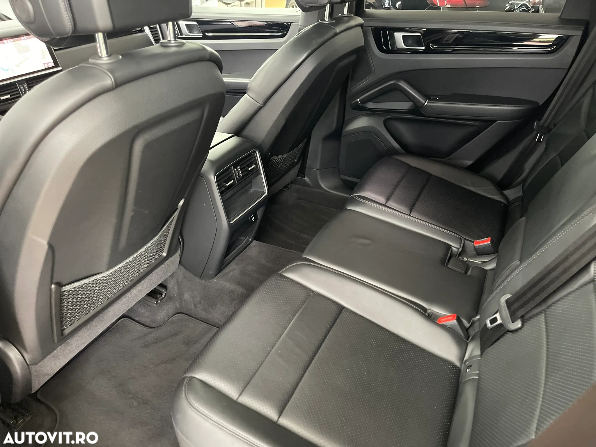 Porsche Cayenne - 19