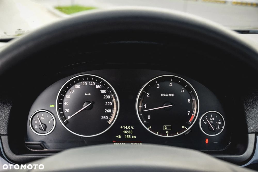 BMW Seria 5 520i - 39