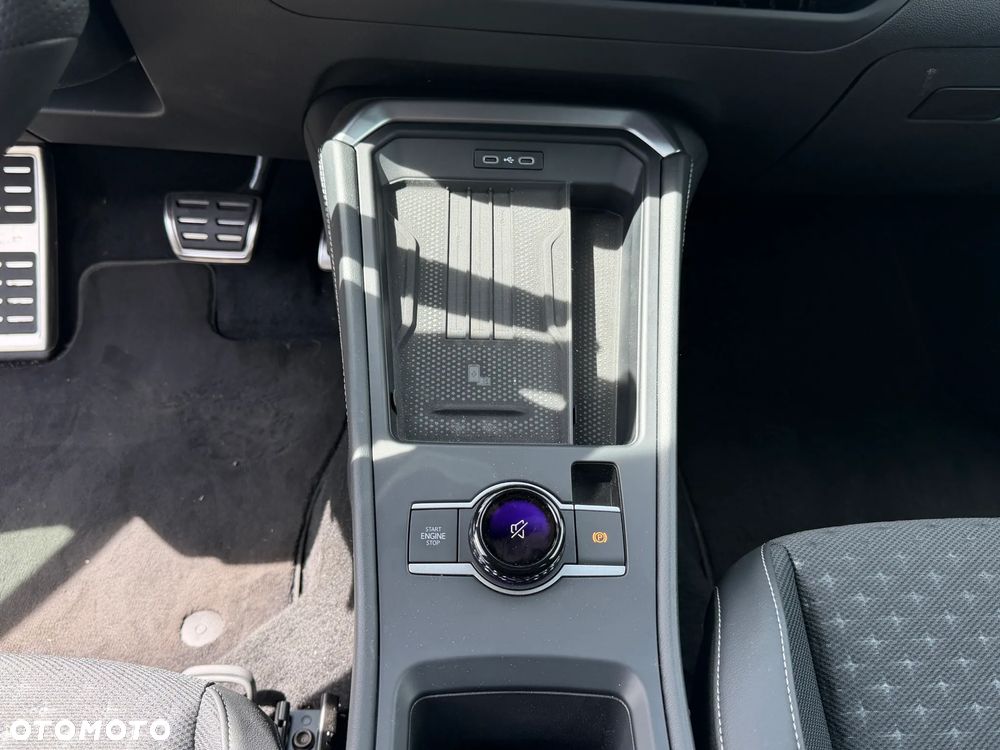 Volkswagen T-Roc 1.5 eTSI R-Line DSG - 34