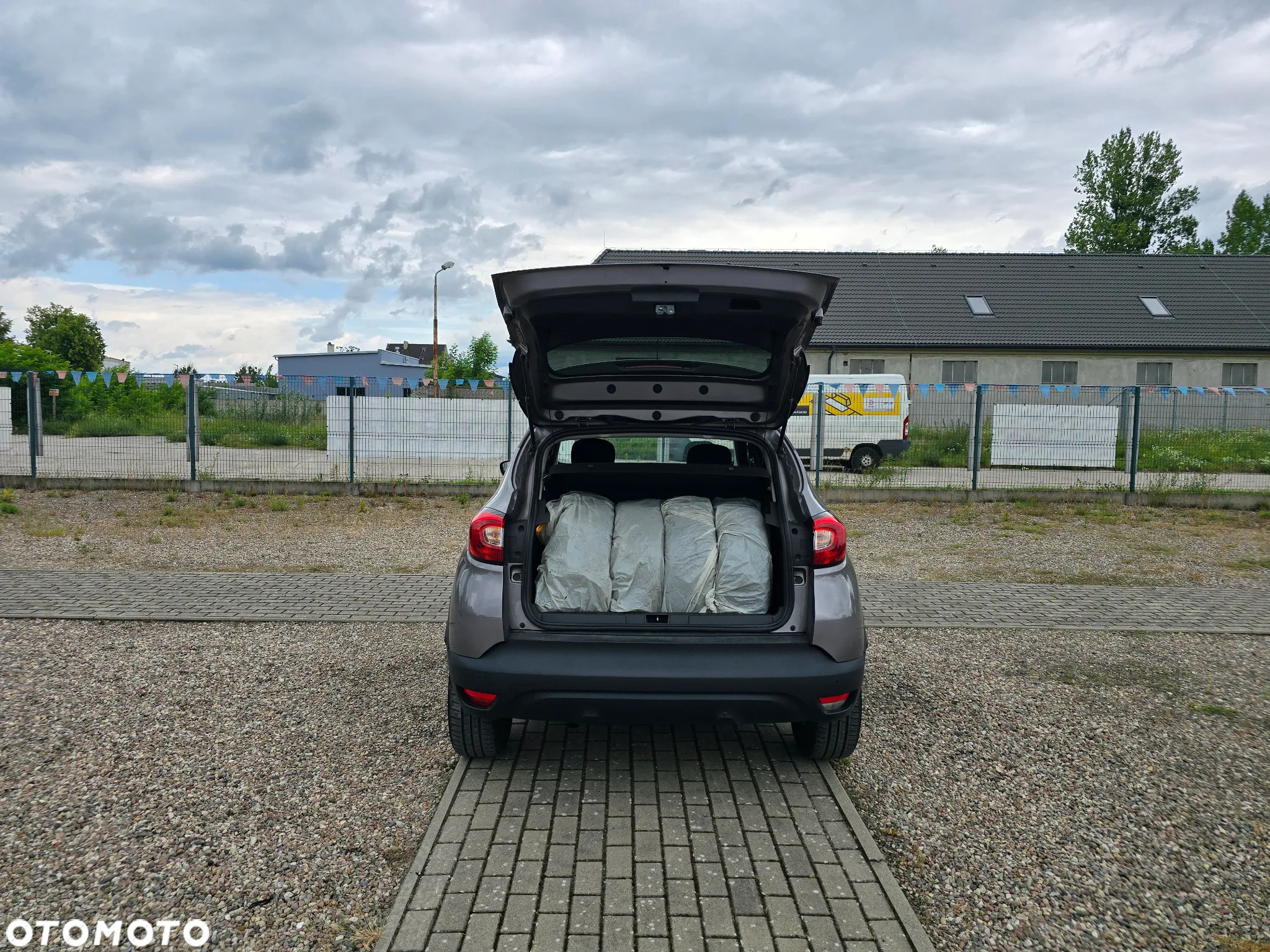 Renault Captur 1.2 Energy TCe Limited EDC - 10
