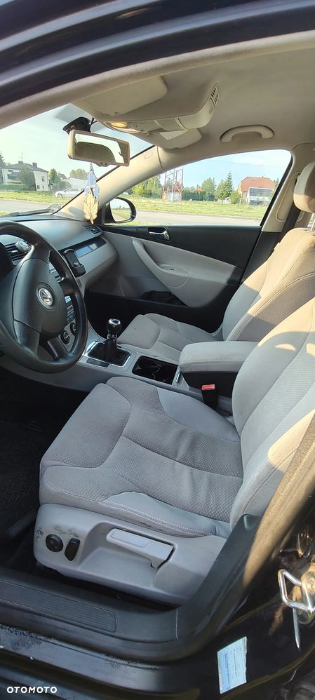 Volkswagen Passat 2.0 TDI Comfortline - 7