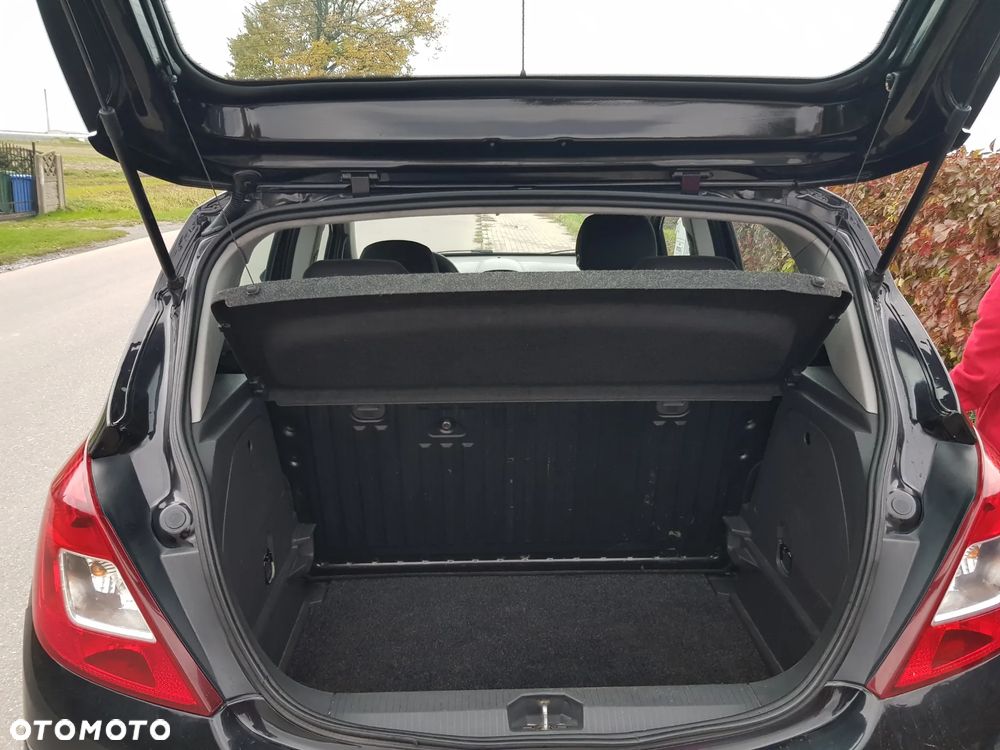 Opel Corsa 1.2 16V Essentia - 19