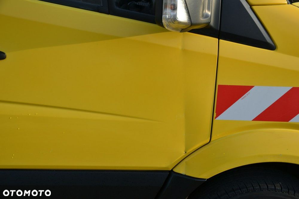 Mercedes-Benz Sprinter - 12