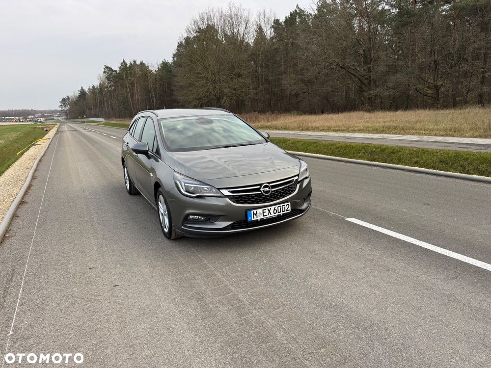 Opel Astra 1.4 Turbo 120 Jahre - 3