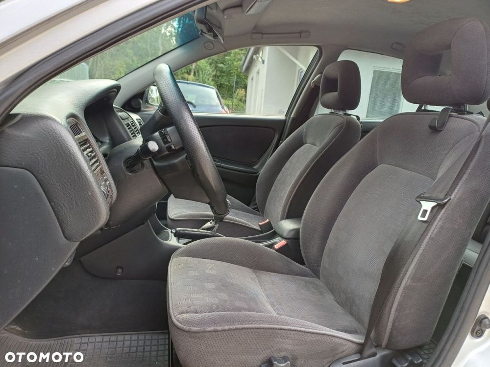 Toyota Avensis - 7