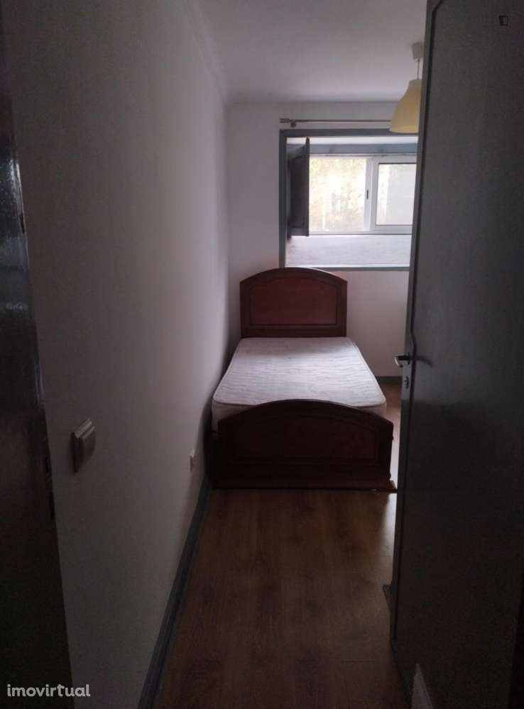 Quarto - localizado em  Coimbra - Grande imagem: 4/8