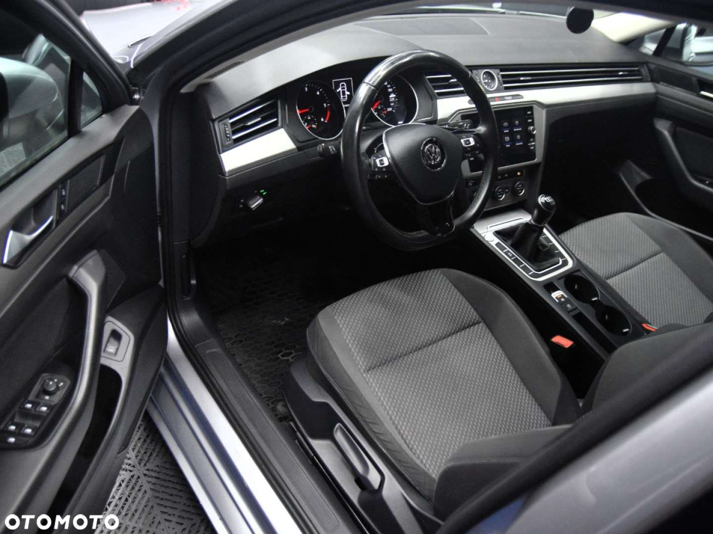 Volkswagen Passat - 18