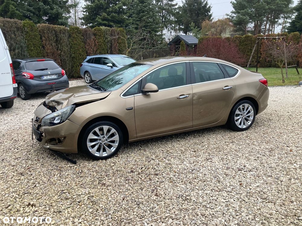 Opel Astra 1.4 T Executive EU6 - 7