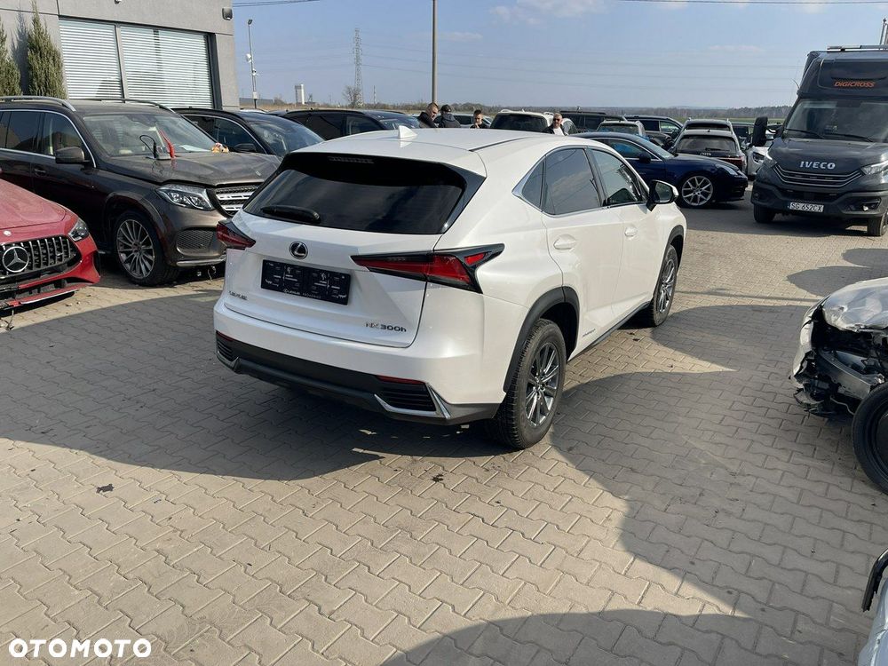 Lexus NX 300h - 2