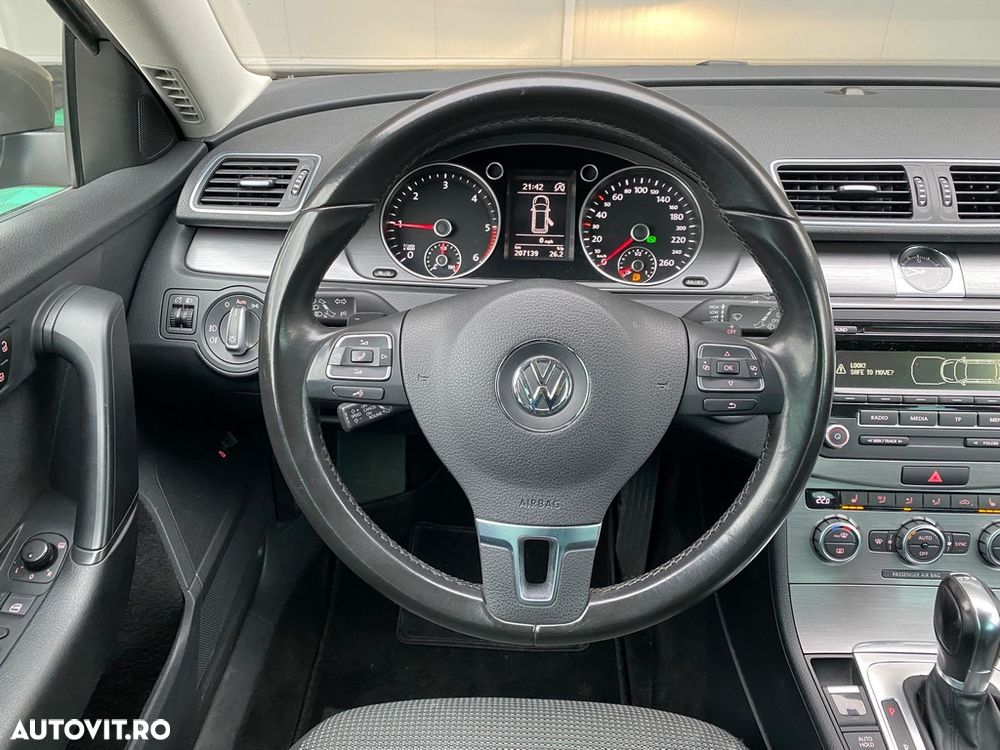 Volkswagen Passat Variant 2.0 Blue TDI DSG SCR Business Edition - 25