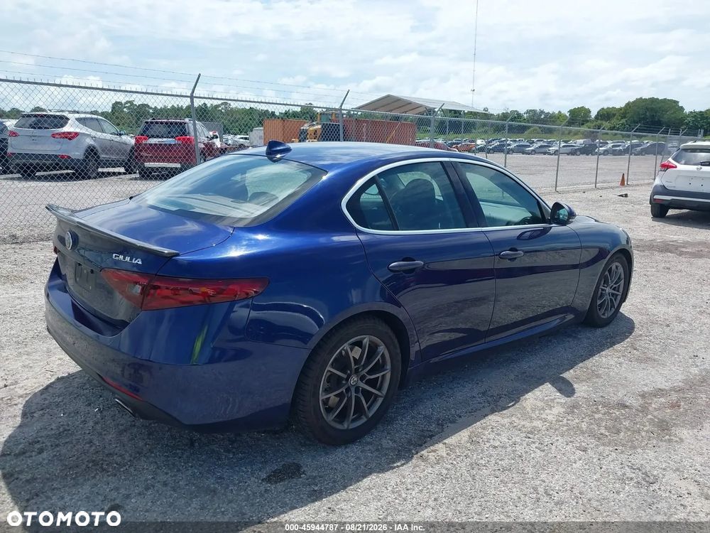 Alfa Romeo Giulia - 4