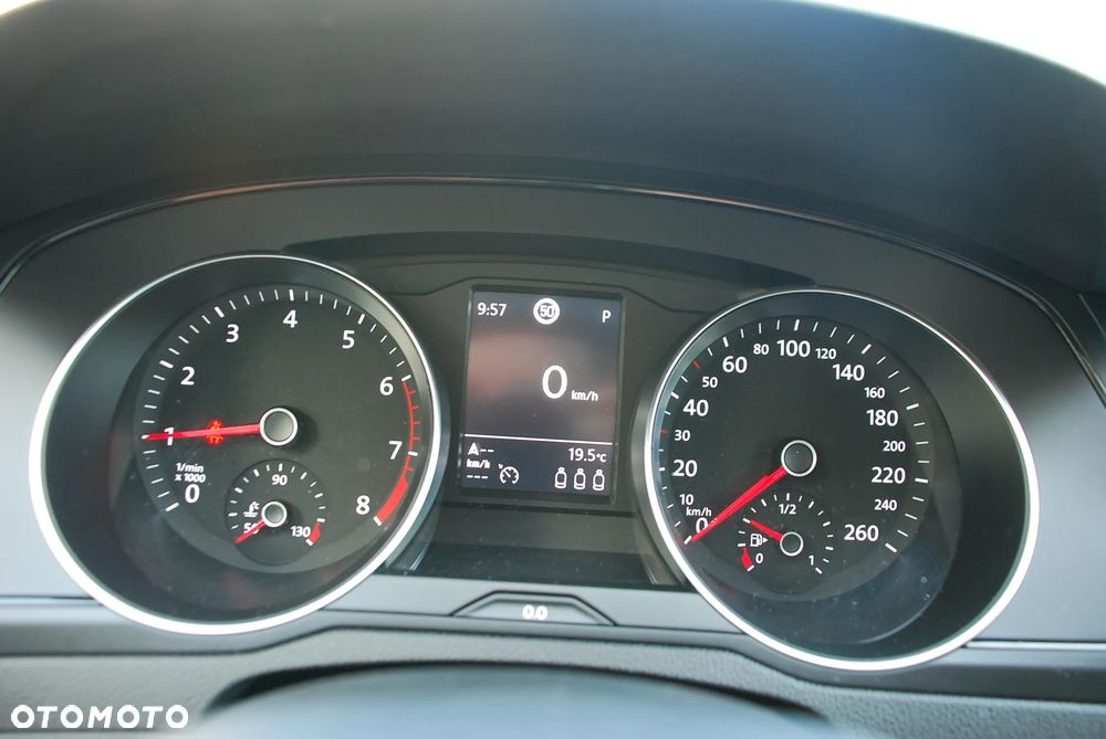 Volkswagen Passat 1.5 TSI EVO Trendline DSG - 16