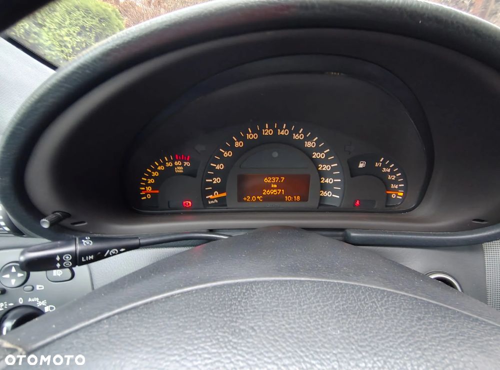 Mercedes-Benz Klasa C 200 Kompressor Avantgarde Sport Edition - 5