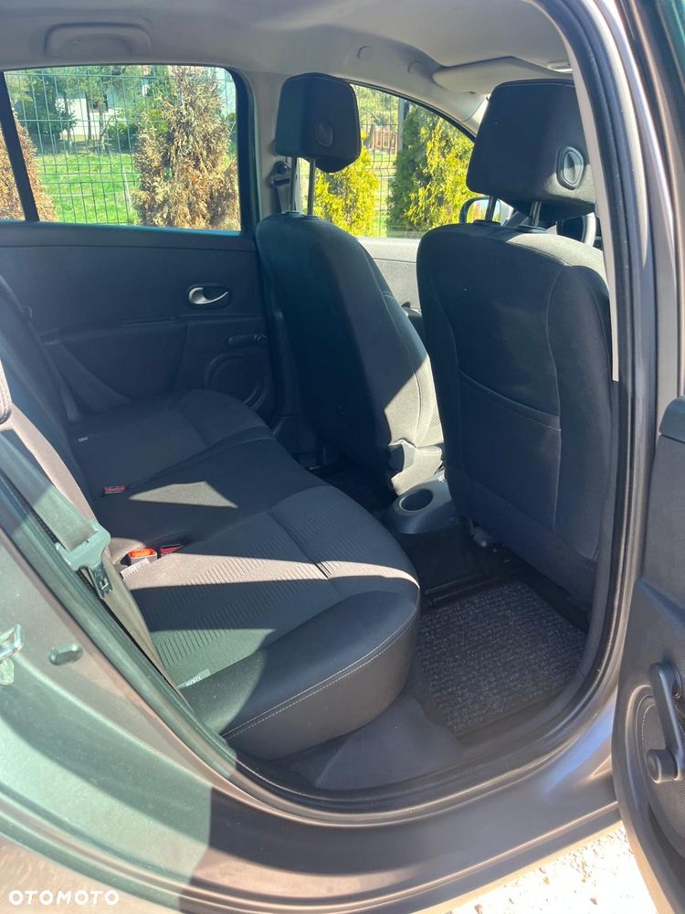 Renault Clio 1.2 16V Exception - 16