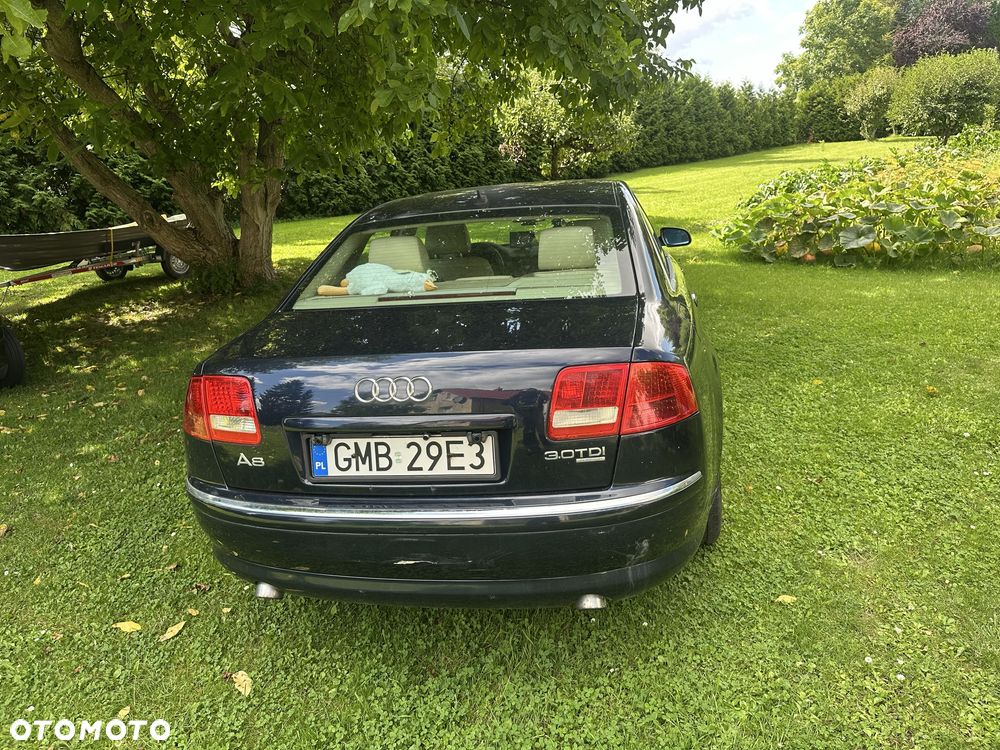 Audi A8 - 4
