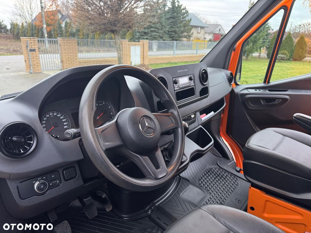 Mercedes-Benz Sprinter - 21