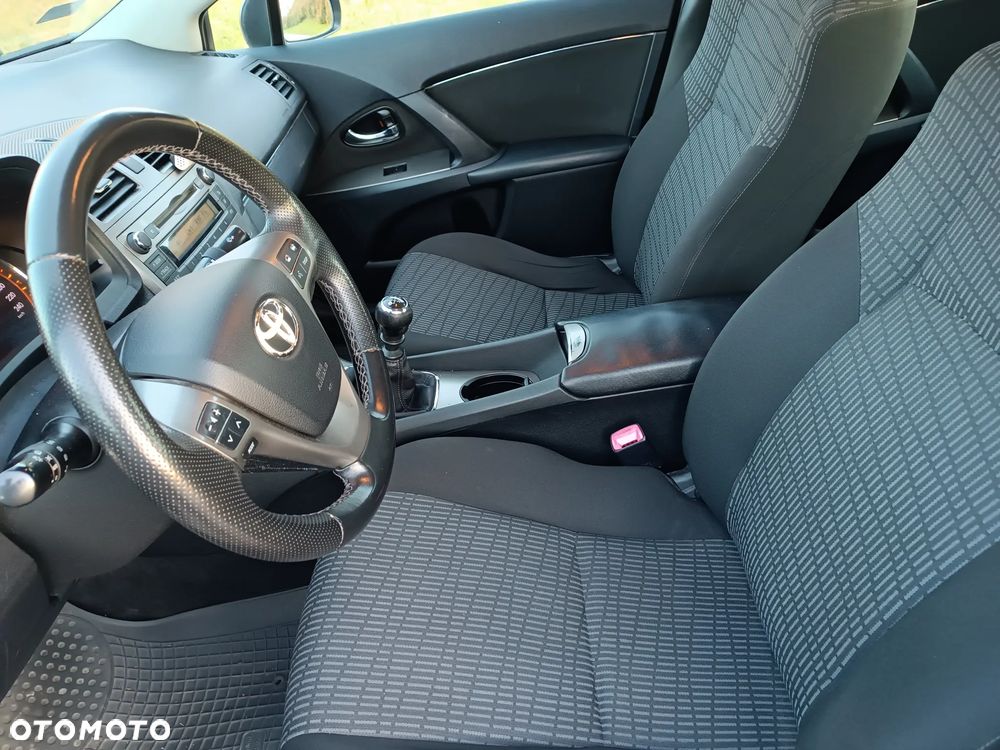 Toyota Avensis - 9