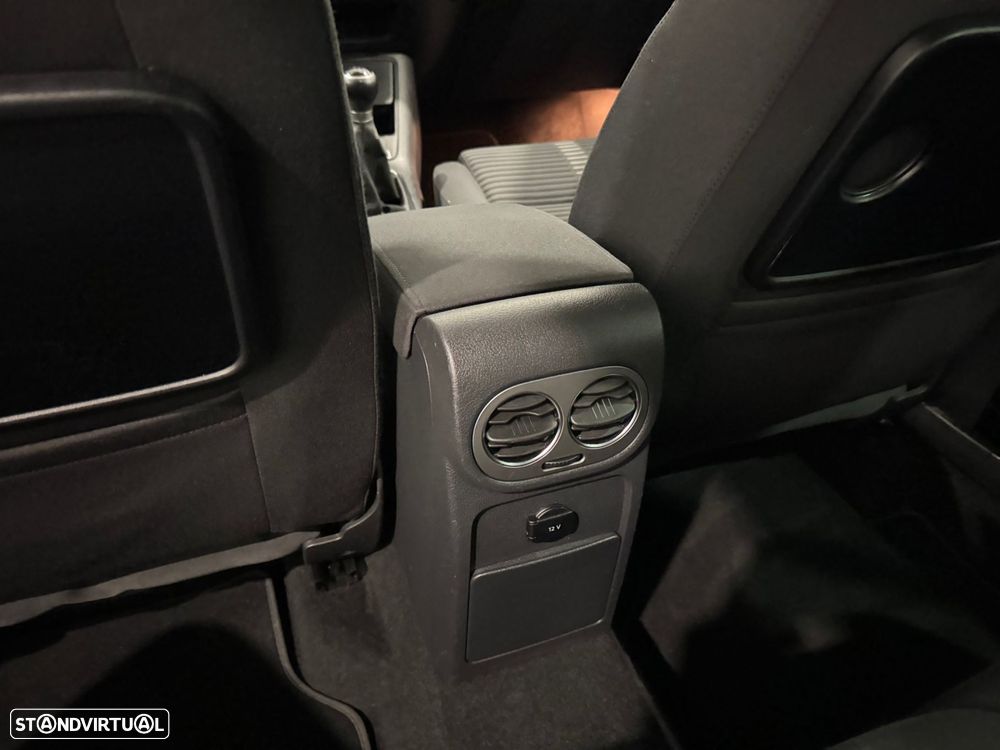 VW Tiguan 2.0 TDi Sport BlueMotion - 31