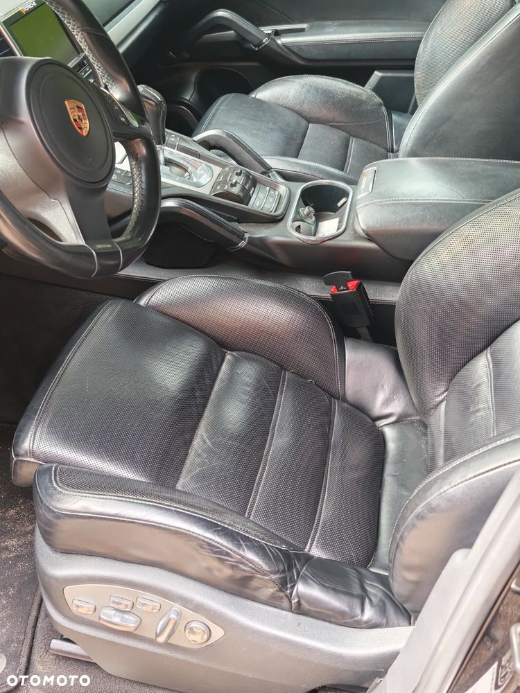 Porsche Cayenne - 6