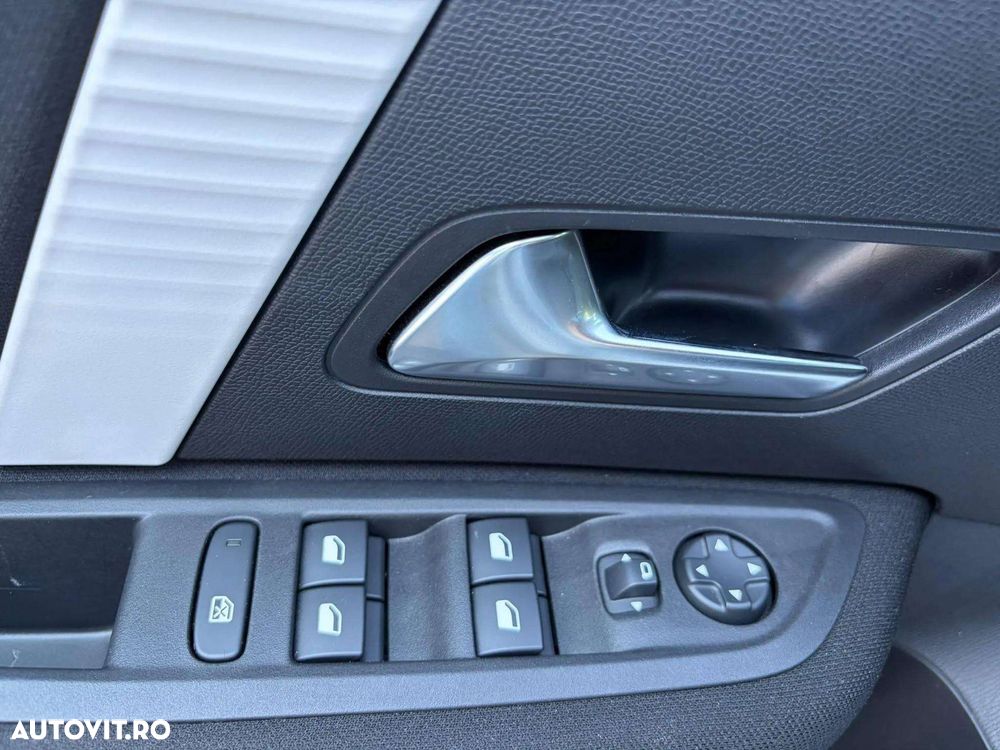 Citroën C4X 1.2 PureTech 100 S&S BVM6 YOU - 15