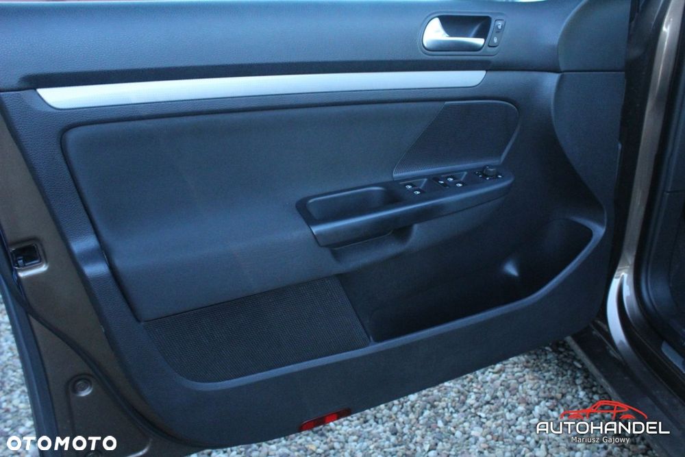Volkswagen Golf - 8