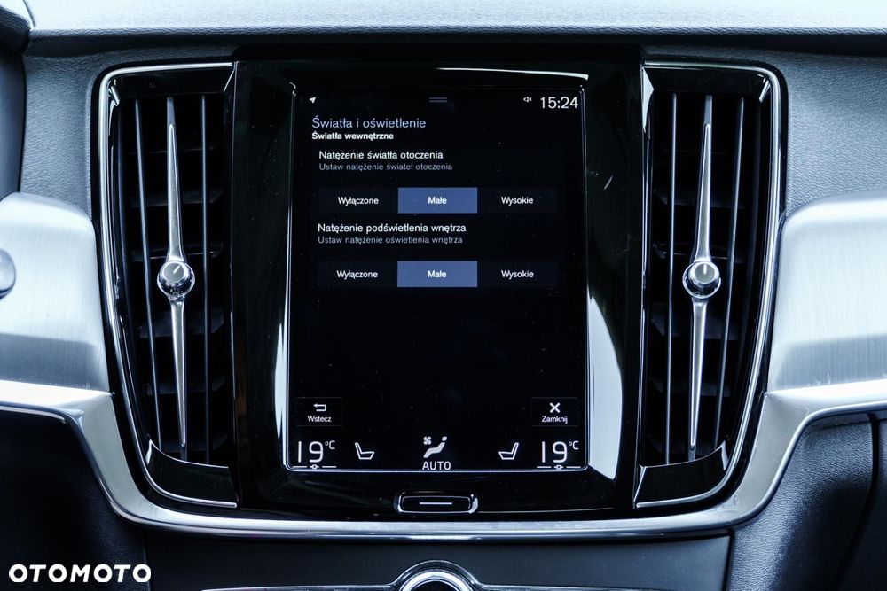 Volvo V90 D4 Momentum - 23