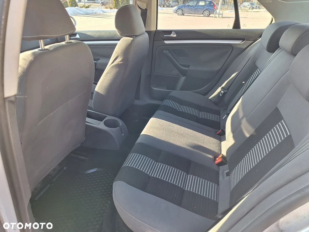 Volkswagen Jetta 1.9 TDI Trendline - 19