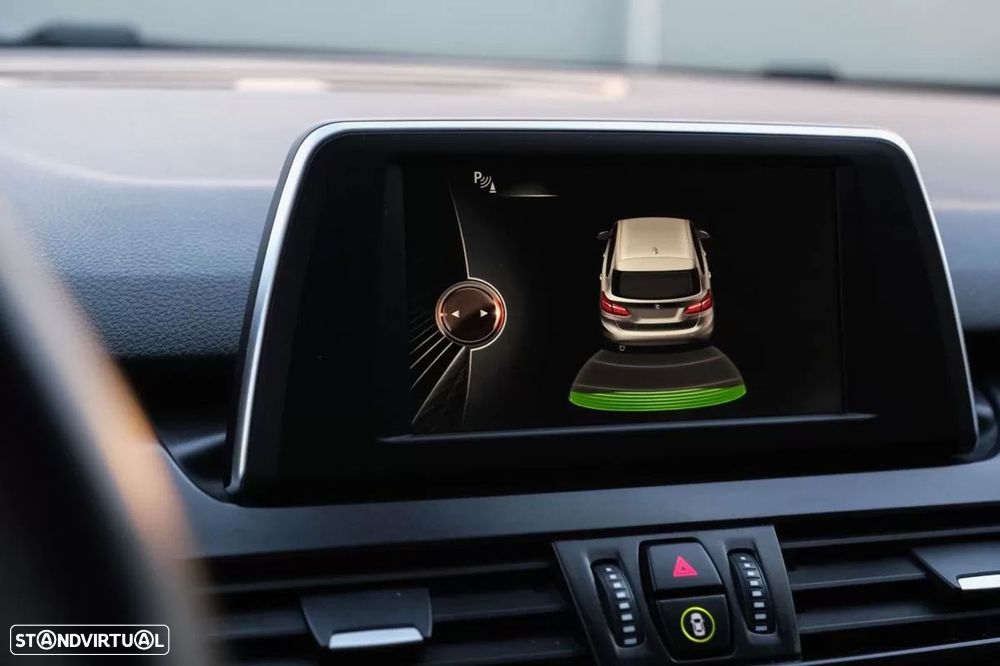 BMW 216 Active Tourer d Auto - 19