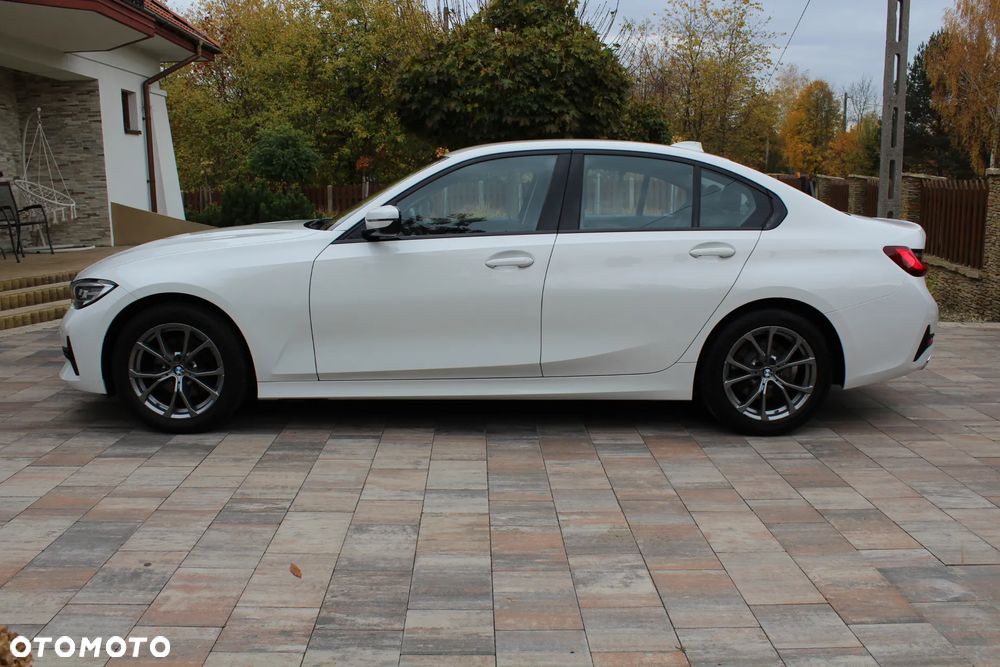 BMW Seria 3 320i Sport Line - 3