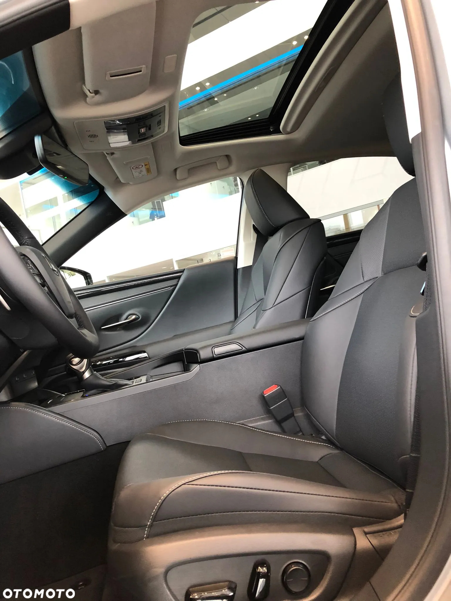 Lexus ES 300h Business Edition - 15