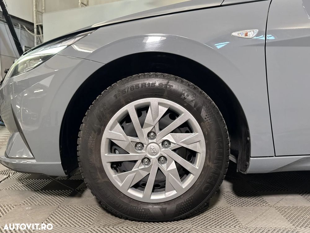 Hyundai Elantra - 14