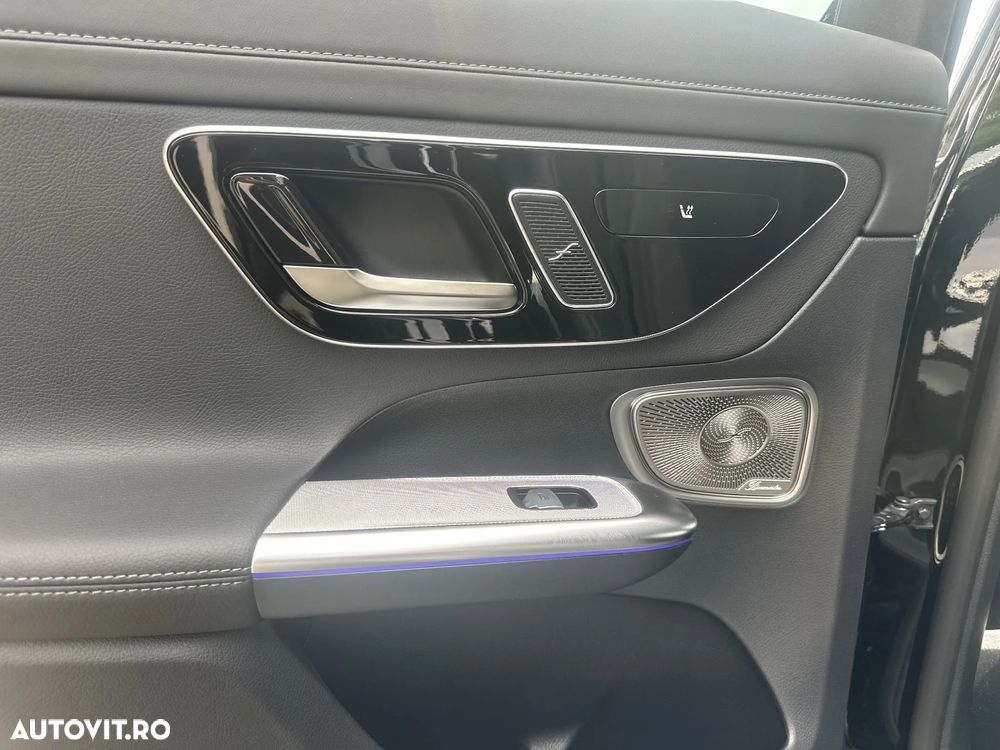 Mercedes-Benz GLC 300 e 4Matic 9G-TRONIC AMG Line Advanced - 22